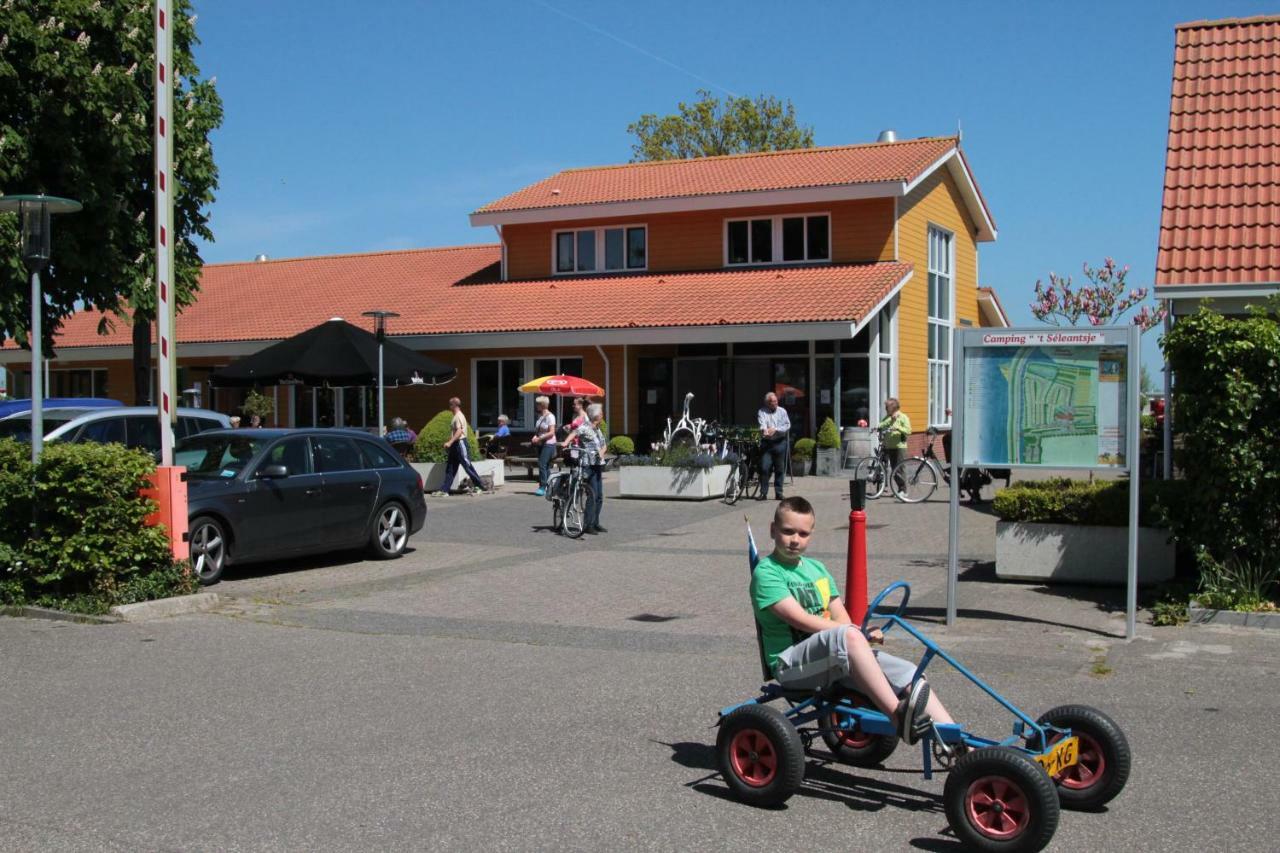 Zuiderzee-Chalet 22 Molkwerum Bagian luar foto