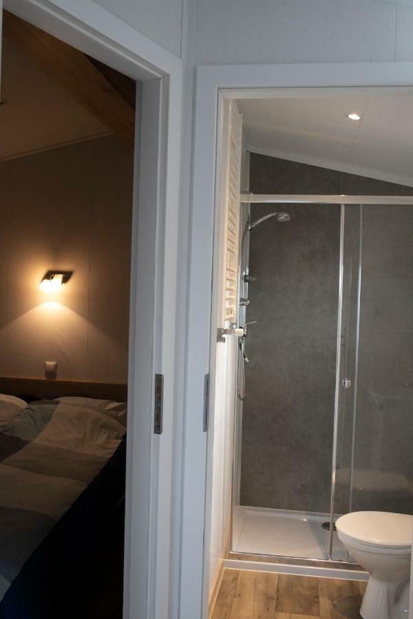 Zuiderzee-Chalet 22 Molkwerum Bagian luar foto