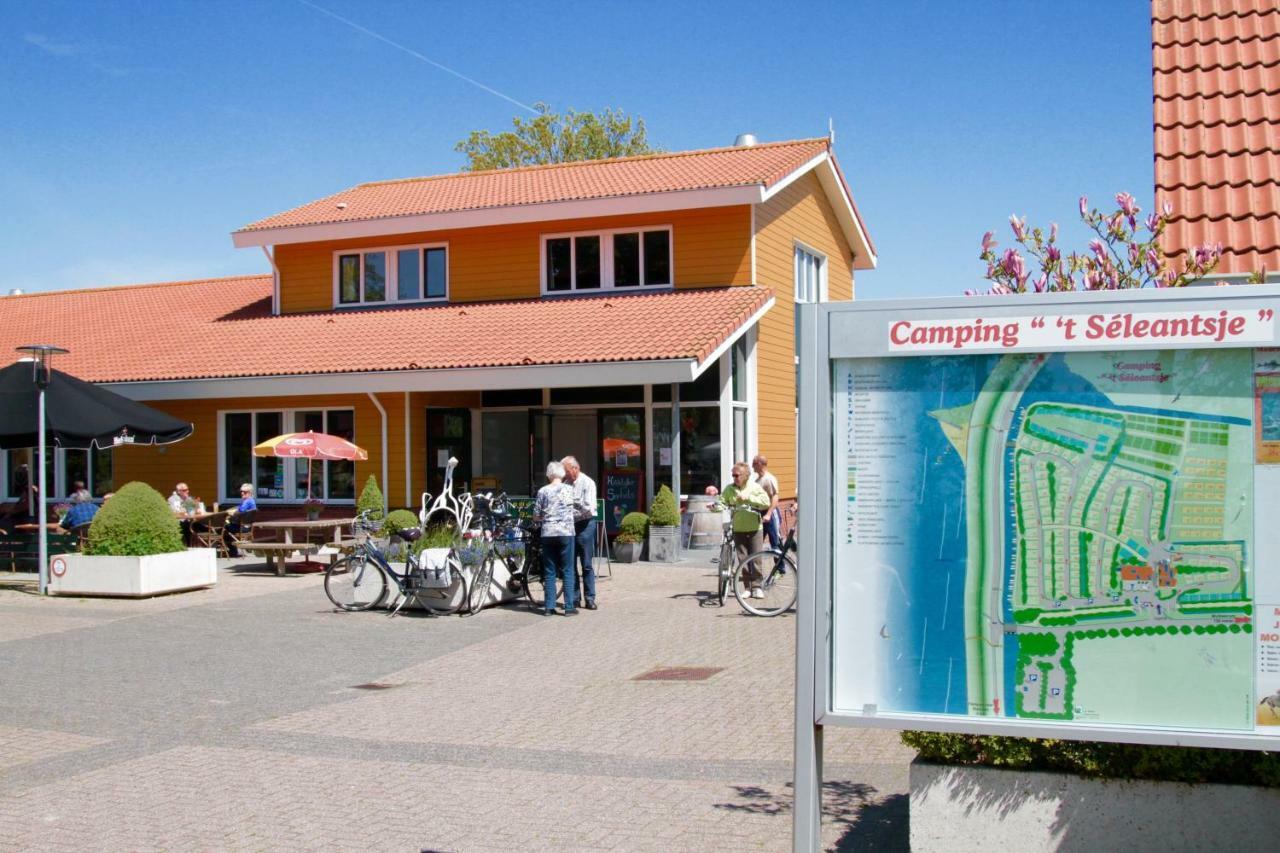 Zuiderzee-Chalet 22 Molkwerum Bagian luar foto